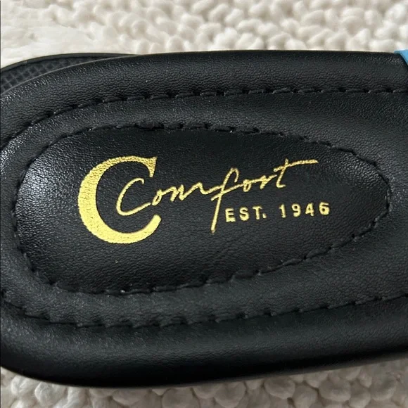 Elegant Black Sandals by Comfort - Picture 4 of 4